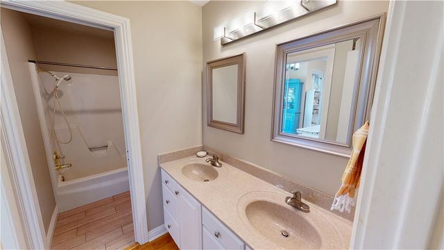 2195 E Wolf Creek Drive, Fayetteville, AR 72703