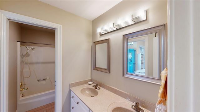 2195 E Wolf Creek Drive, Fayetteville, AR 72703