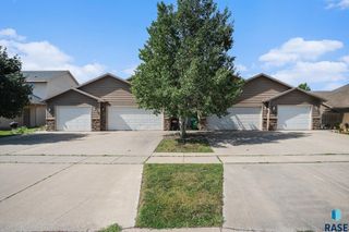 3604 W 93rd St Street, Sioux Falls, SD 57108
