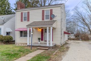 2028 Saint Elmo Avenue NE, Canton, OH 44714