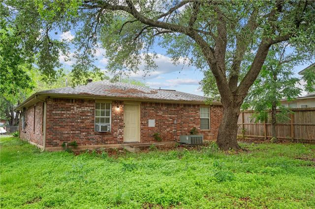 504 Thompson Street, College Station, TX 77840
