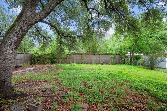 504 Thompson Street, College Station, TX 77840
