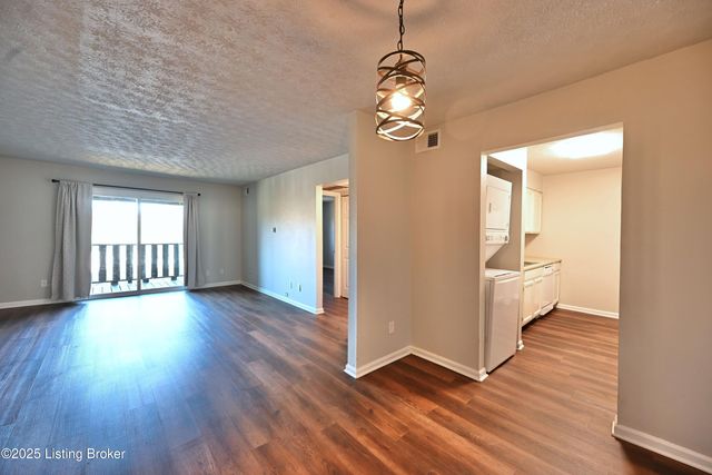 3500 Lodge Ln APT 338, Louisville, KY 40218