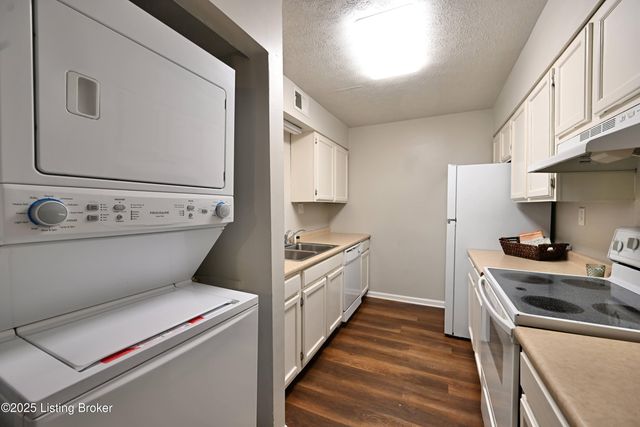 3500 Lodge Ln APT 338, Louisville, KY 40218