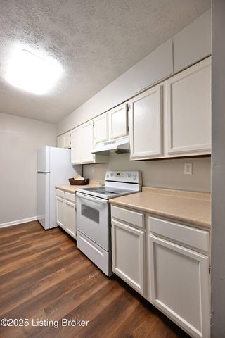 3500 Lodge Ln APT 338, Louisville, KY 40218