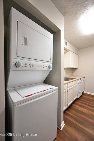 3500 Lodge Ln APT 338, Louisville, KY 40218