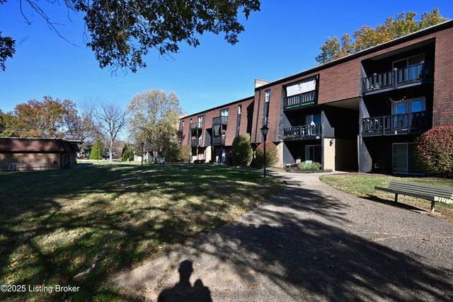 3500 Lodge Ln APT 338, Louisville, KY 40218