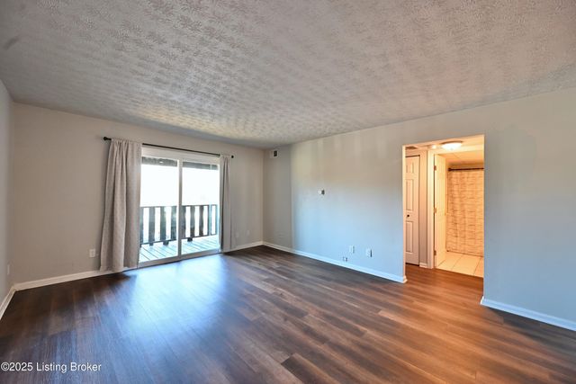 3500 Lodge Ln APT 338, Louisville, KY 40218