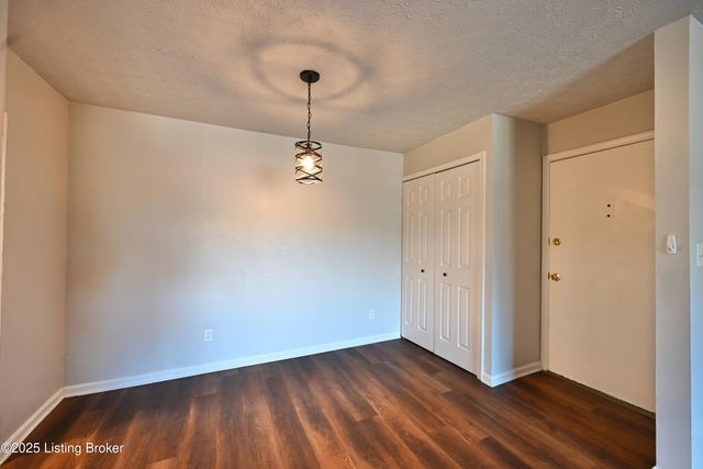 3500 Lodge Ln APT 338, Louisville, KY 40218