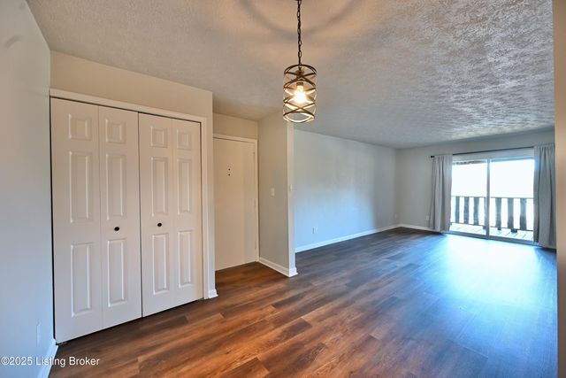 3500 Lodge Ln APT 338, Louisville, KY 40218