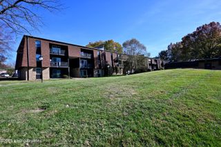 3500 Lodge Ln APT 338, Louisville, KY 40218
