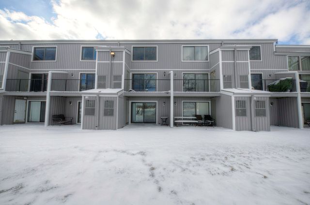 9573 Harbour Cove Court, Ypsilanti Twp, MI 48197