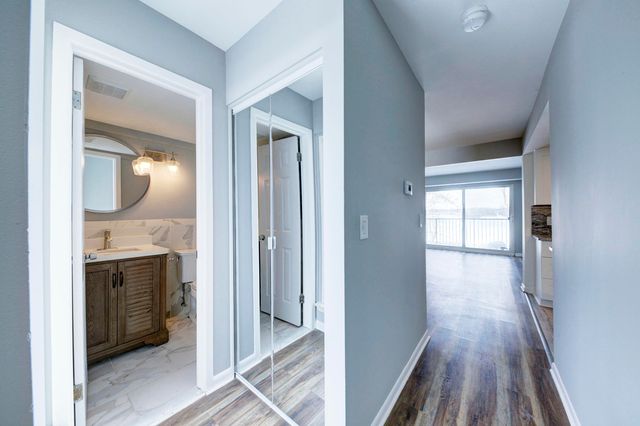 9573 Harbour Cove Court, Ypsilanti Twp, MI 48197