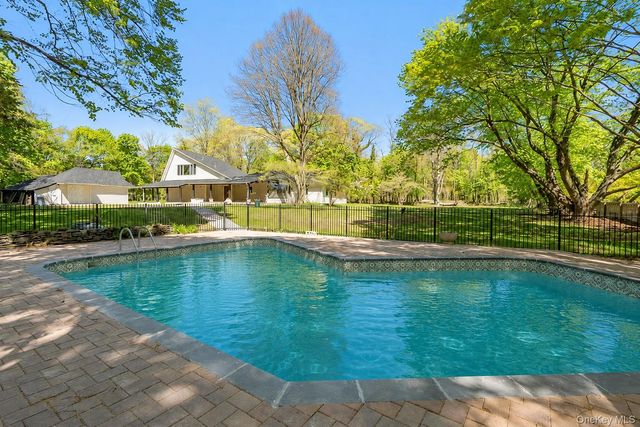 497 Woodbury Road, Cold Spring Harbor, NY 11724
