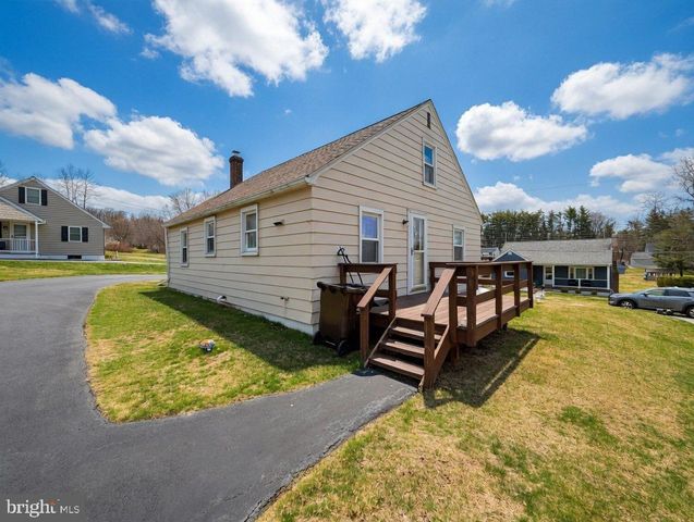42 GROFF RD, Boyertown, PA 19512