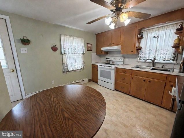 42 GROFF RD, Boyertown, PA 19512