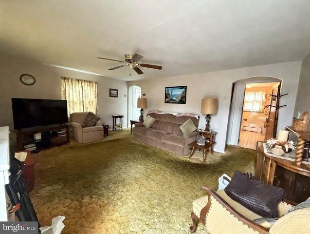 42 GROFF RD, Boyertown, PA 19512