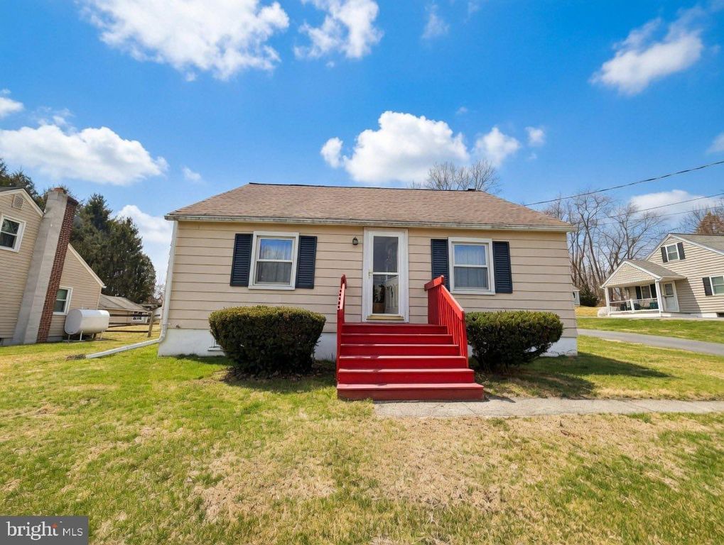 42 GROFF RD, Boyertown, PA 19512