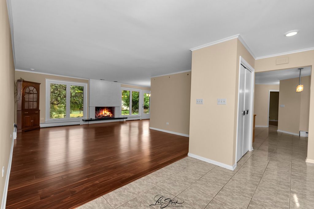 10S073 Clarendon Hills Road, Willowbrook, IL 60527 — photo 4