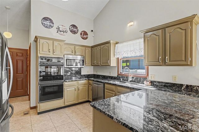 2489 Stonegate Drive, Festus, MO 63028