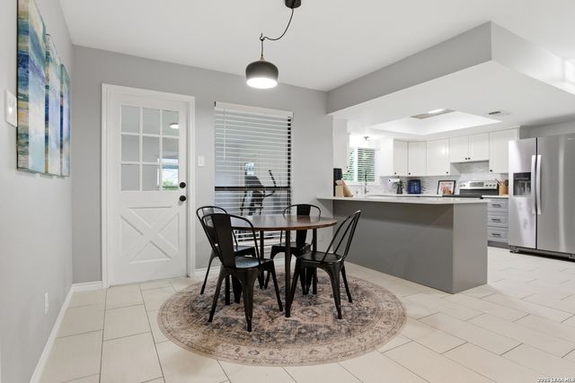 911 SILVER SPRUCE ST, San Antonio, TX 78232