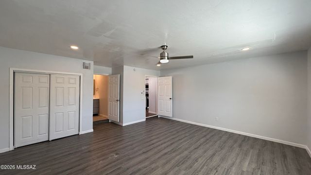 8449 E Kent Place, Tucson, AZ 85710