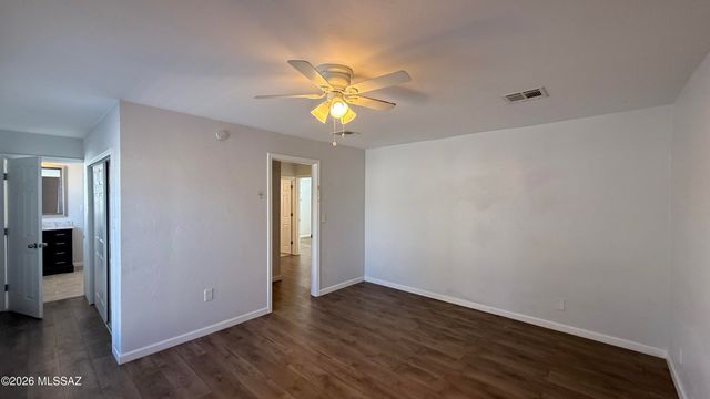 8449 E Kent Place, Tucson, AZ 85710