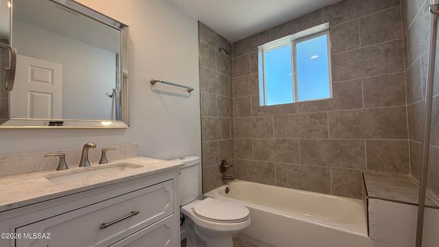 8449 E Kent Place, Tucson, AZ 85710