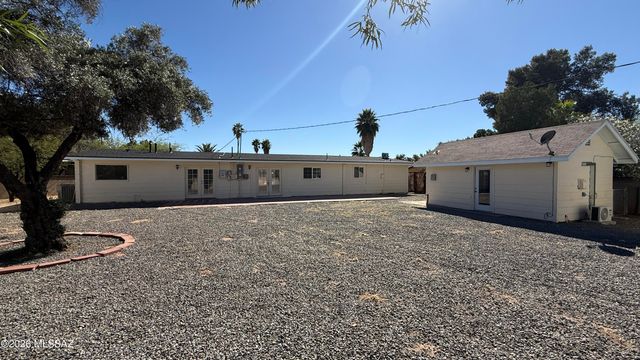 8449 E Kent Place, Tucson, AZ 85710