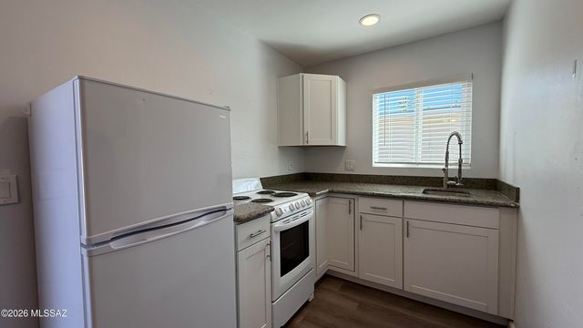 8449 E Kent Place, Tucson, AZ 85710