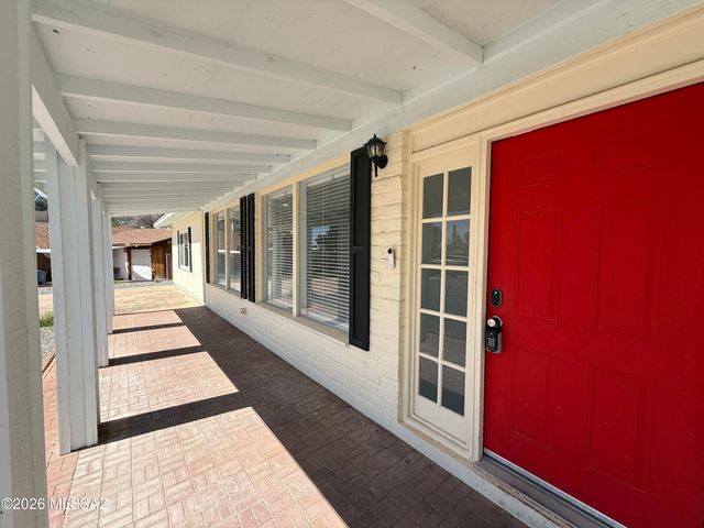 8449 E Kent Place, Tucson, AZ 85710