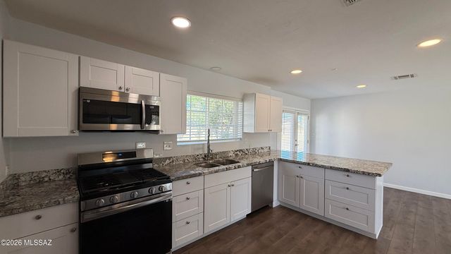 8449 E Kent Place, Tucson, AZ 85710
