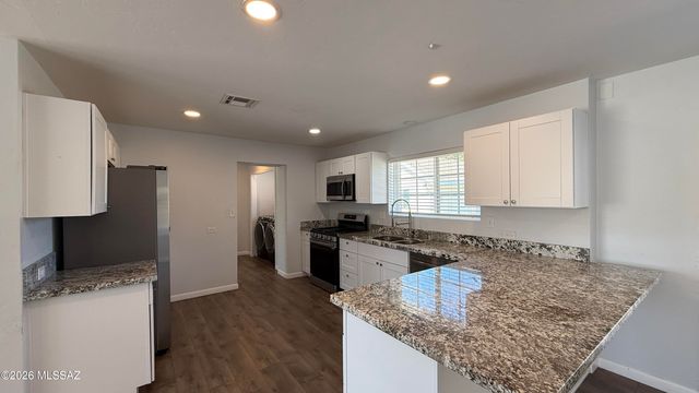 8449 E Kent Place, Tucson, AZ 85710