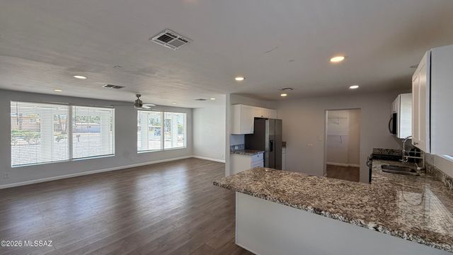 8449 E Kent Place, Tucson, AZ 85710