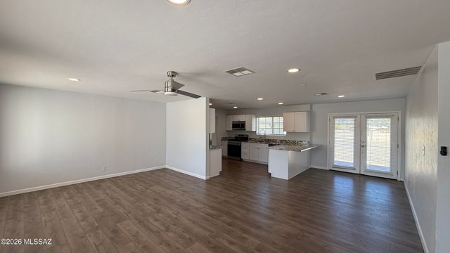 8449 E Kent Place, Tucson, AZ 85710