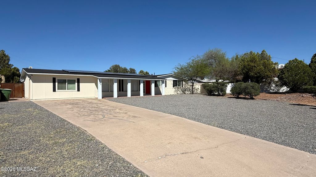 8449 E Kent Place, Tucson, AZ 85710