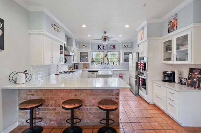 3902 Savell Drive, Baytown, TX 77521