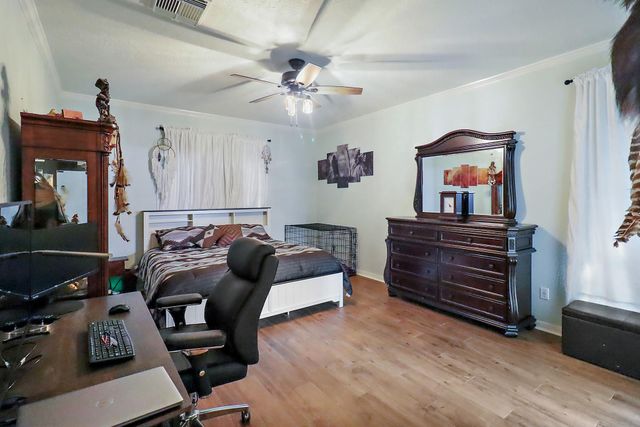 3902 Savell Drive, Baytown, TX 77521