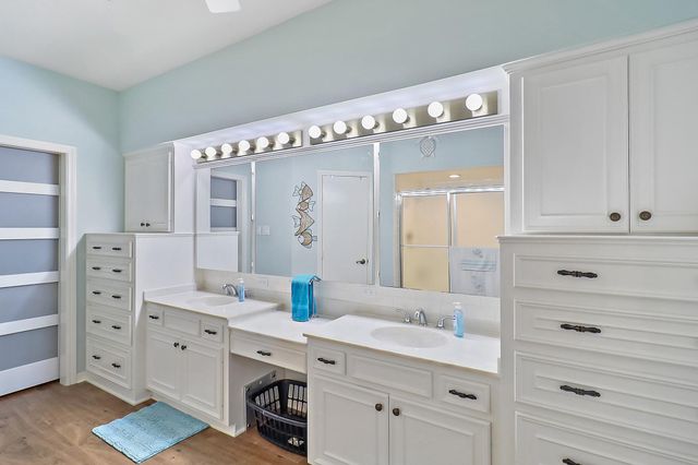 3902 Savell Drive, Baytown, TX 77521