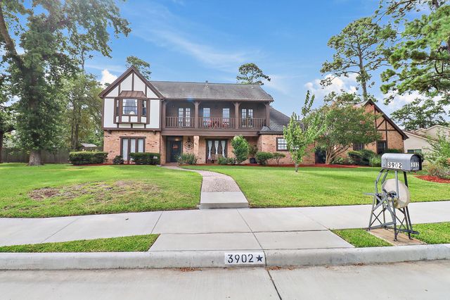 3902 Savell Drive, Baytown, TX 77521