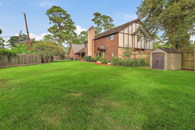 3902 Savell Drive, Baytown, TX 77521