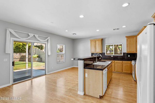 2212 W Morning Jewel Place, Tucson, AZ 85742