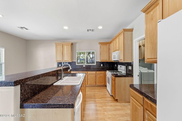 2212 W Morning Jewel Place, Tucson, AZ 85742