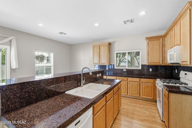 2212 W Morning Jewel Place, Tucson, AZ 85742