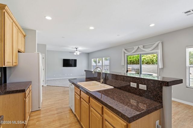 2212 W Morning Jewel Place, Tucson, AZ 85742