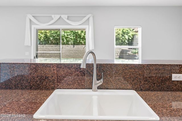 2212 W Morning Jewel Place, Tucson, AZ 85742