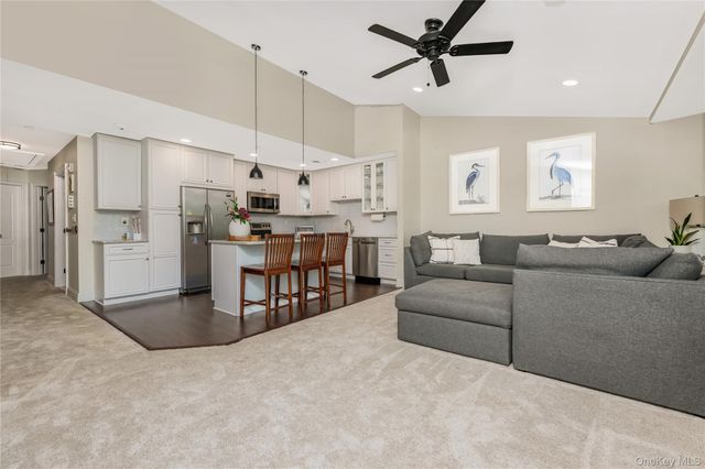 32 Della Drive, West Babylon, NY 11704