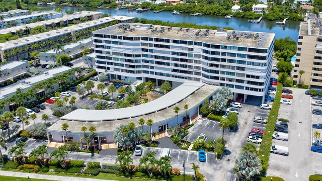 3589 S Ocean Boulevard 30, South Palm Beach, FL 33480