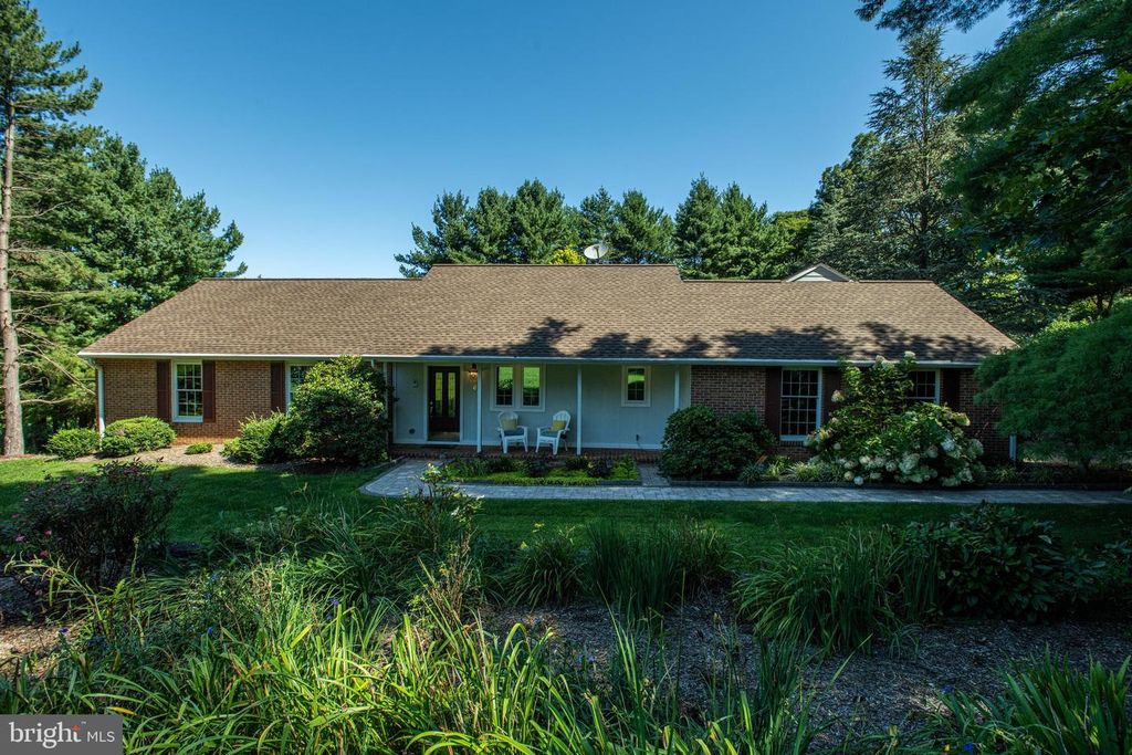 6 DEER HAVEN LN, White Hall, MD 21161