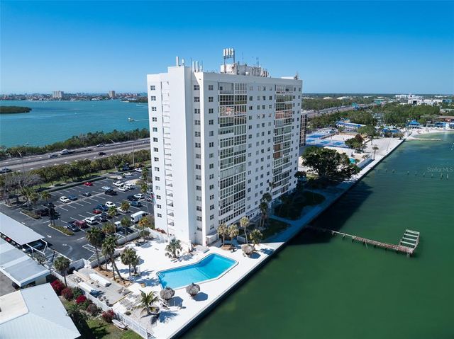 7200 SUNSHINE SKYWAY LANE S 16G, St Petersburg, FL 33711